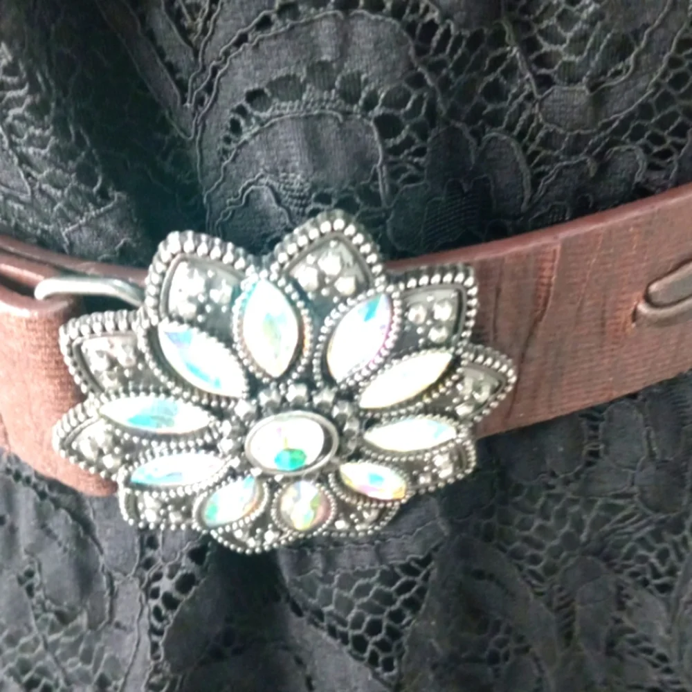 Brown Belt with Rhinestone Floral Belt Buckle Sz L
